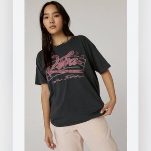 🎶Daydreamer Reba On Tour Merch Tee